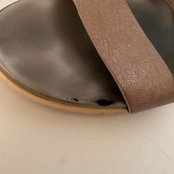 Sofft Fiora Metallic Taupe Leather Cross Strap Zipper Heel Comfort Sandal Sz 10 - Picture 10 of 10